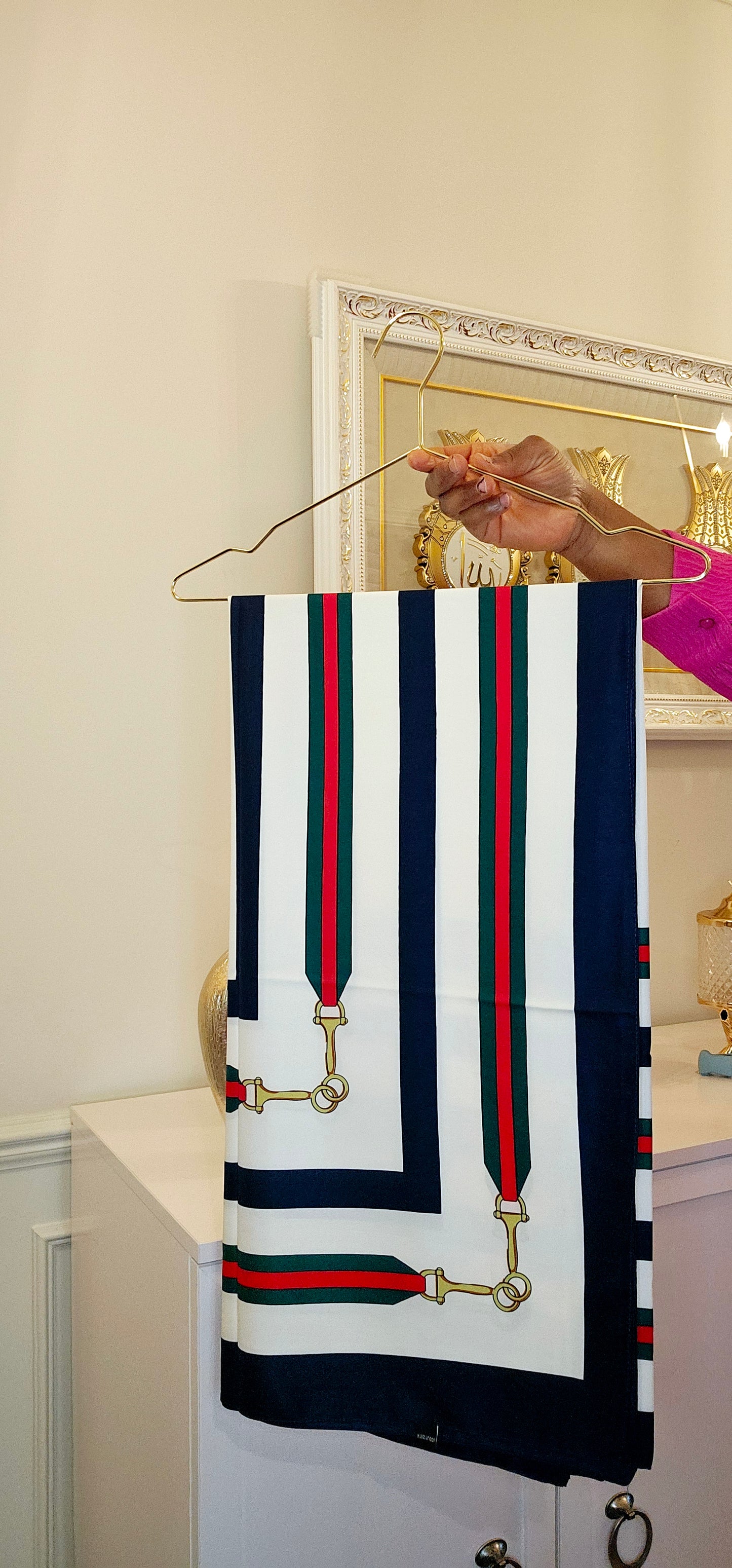 Elegant Geometric Pattern Scarf