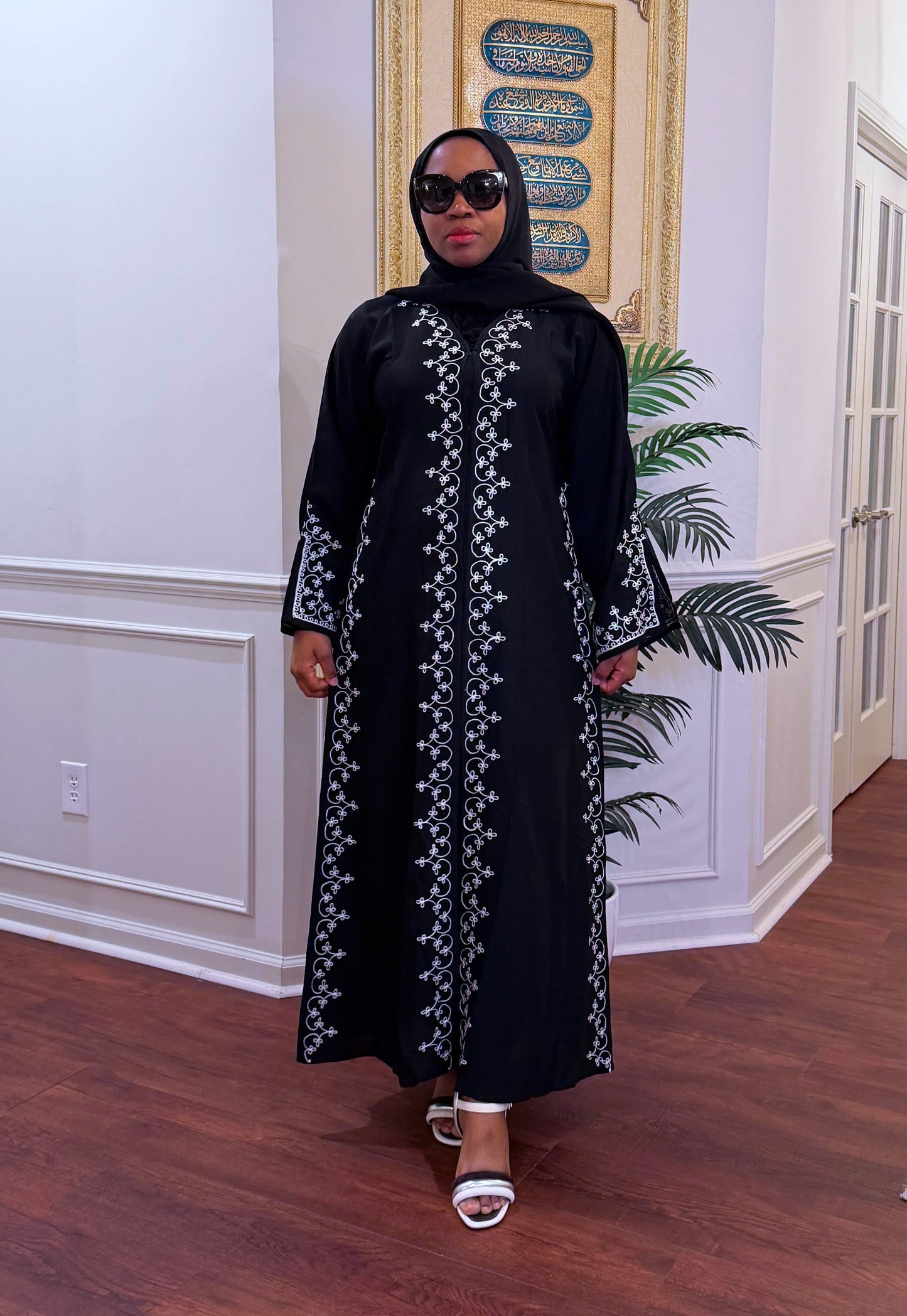 Clover embroidered Abaya