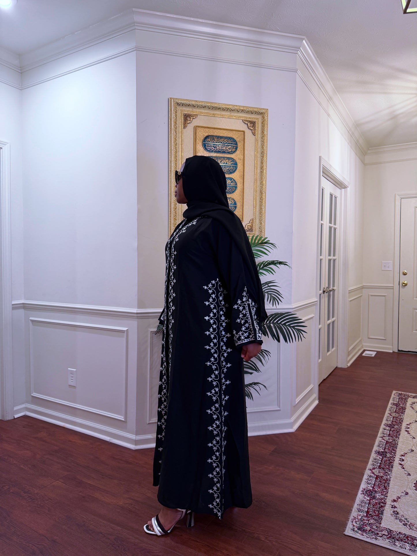 Clover embroidered Abaya